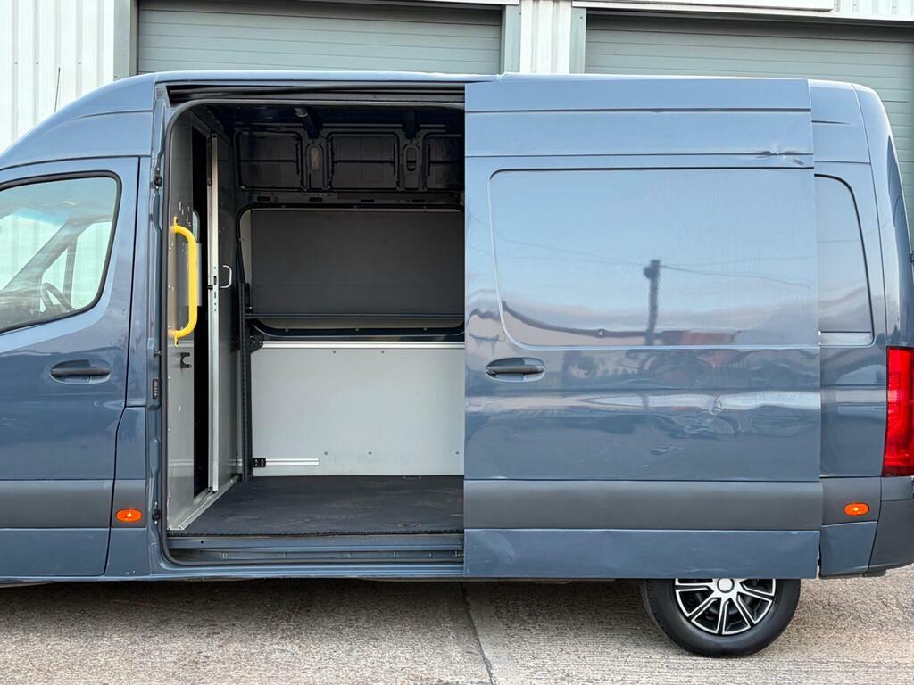 Mercedes-Benz Sprinter 3.5T H2 Progressive Van White #14