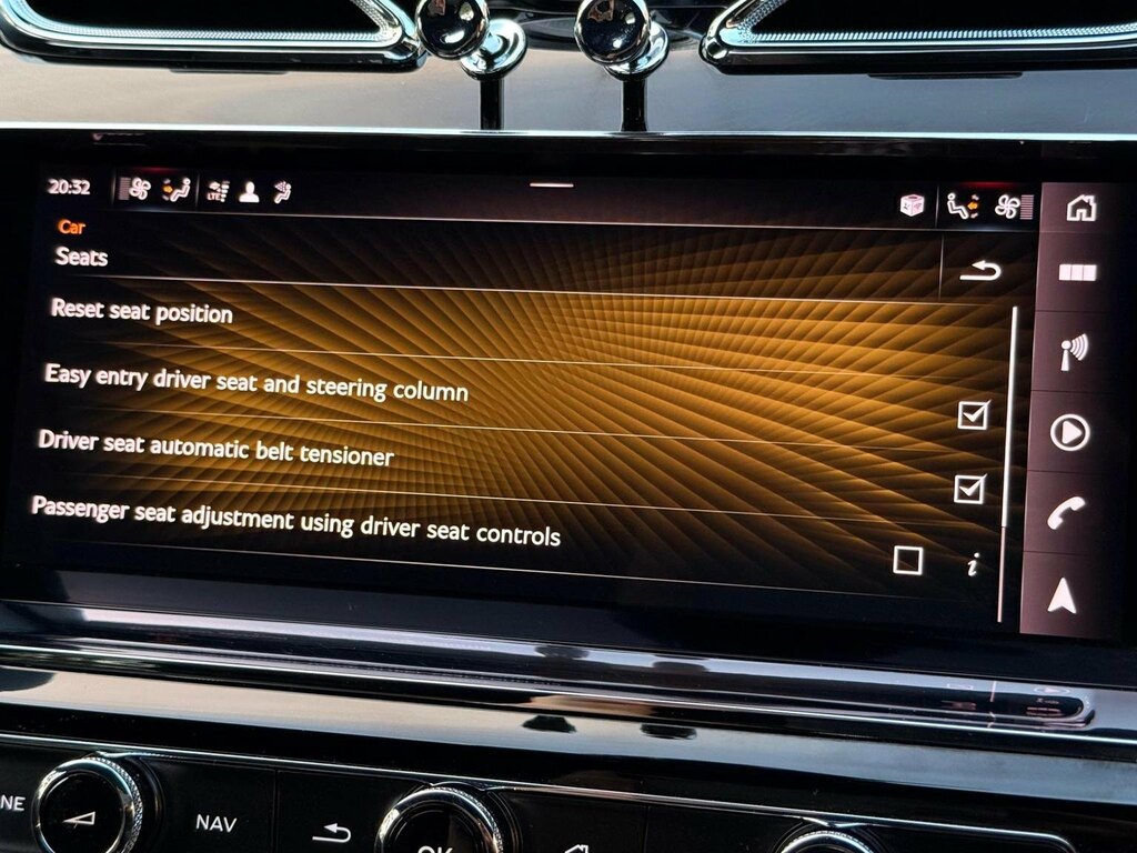 Bentley Bentayga 4.0 V8 S Mulliner Driving Spec Silver #87