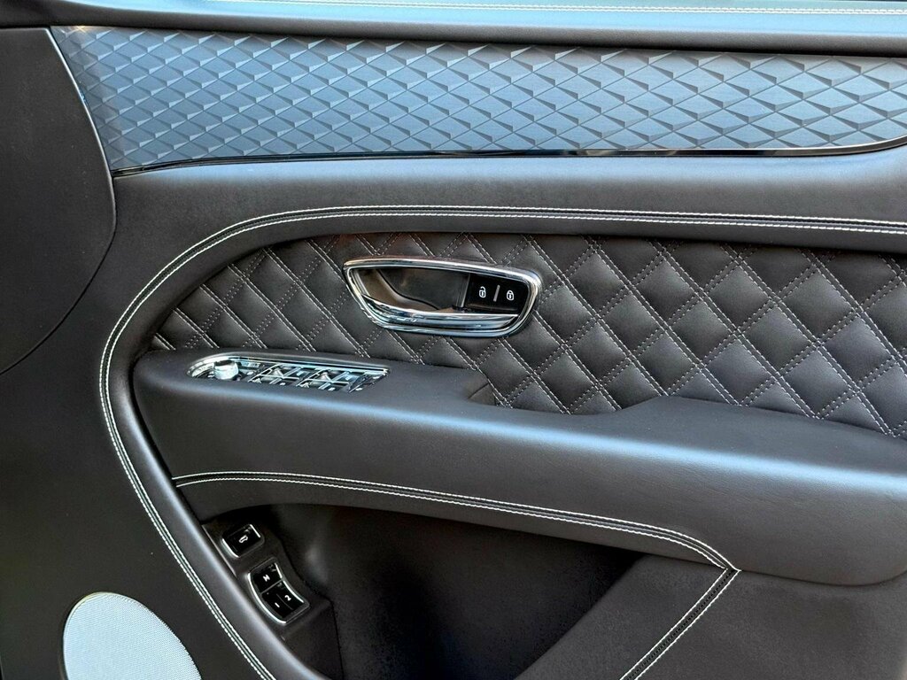 Bentley Bentayga 4.0 V8 S Mulliner Driving Spec Silver #35