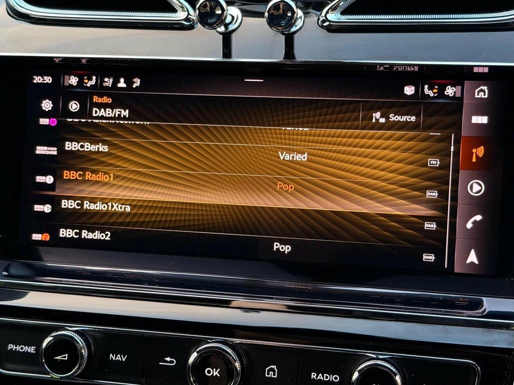 Bentley Bentayga 4.0 V8 S Mulliner Driving Spec Silver #79