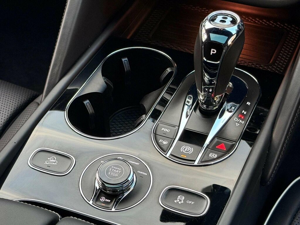 Bentley Bentayga 4.0 V8 S Mulliner Driving Spec Silver #67