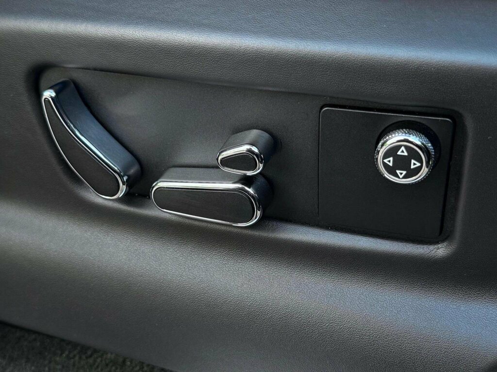Bentley Bentayga 4.0 V8 S Mulliner Driving Spec Silver #31