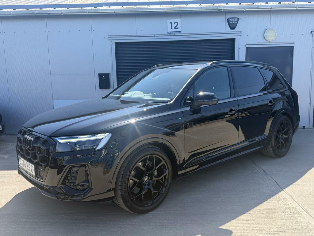 Audi Q7 Black Edition Black #2