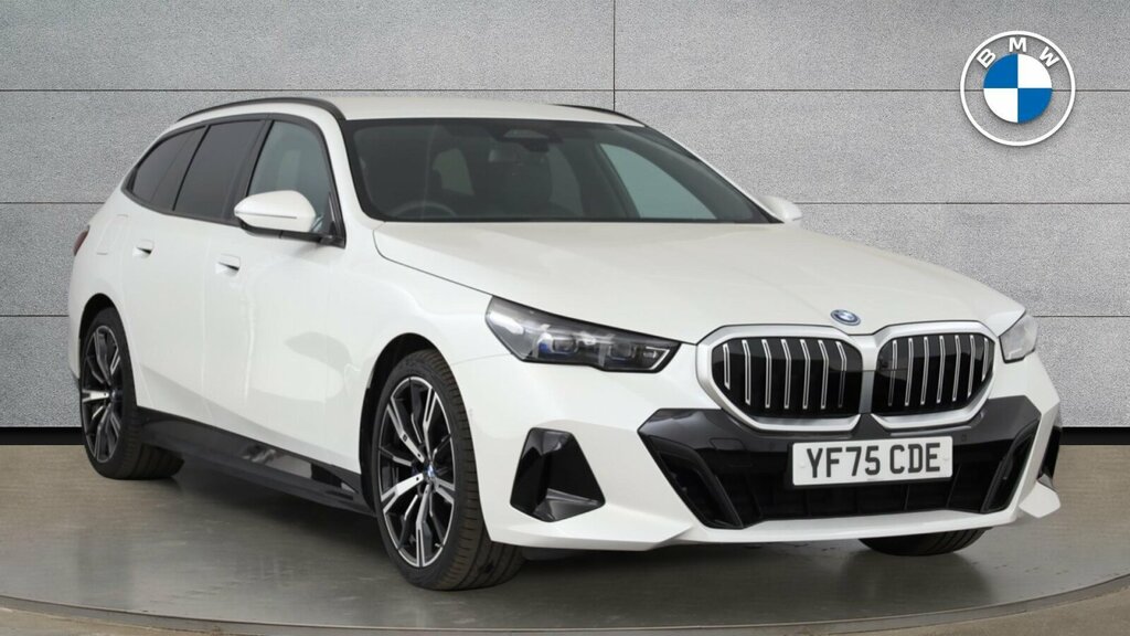 BMW 5 Series 530E M Sport Touring White