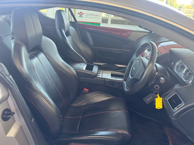 Aston Martin DB9 6.0 V12 Black #8
