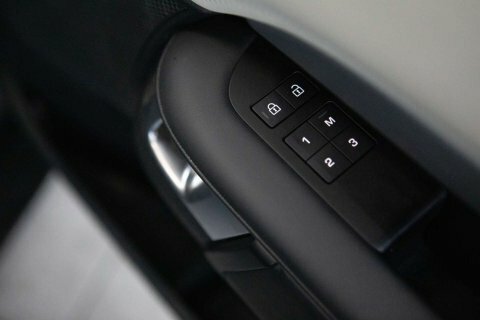 Land Rover Discovery 3 .0 Discovery R-dynamic  #92