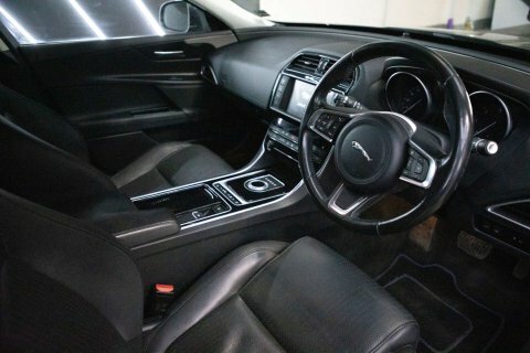 Jaguar XE 2.0D Portfolio Saloon Grey #6