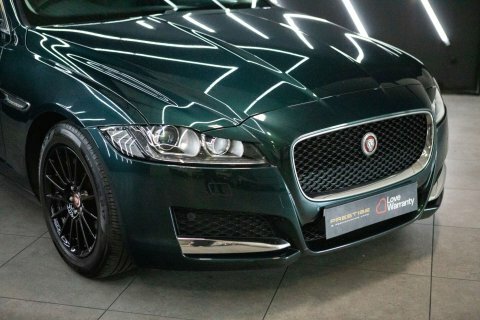 Jaguar XF Prestige Black #18