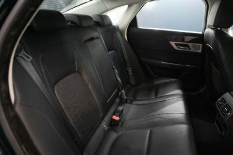 Jaguar XF Prestige Black #32
