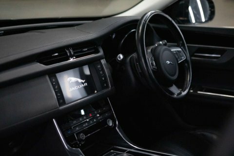 Jaguar XF Prestige Black #67