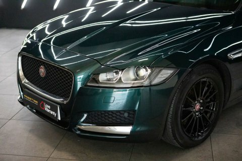 Jaguar XF Prestige Black #58