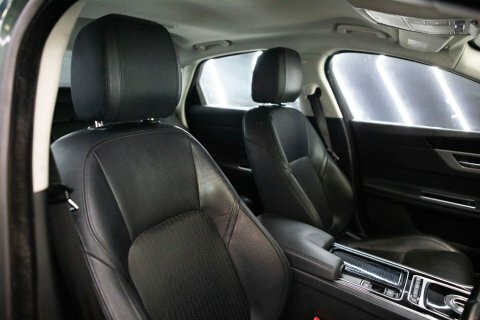 Jaguar XF Prestige Black #34