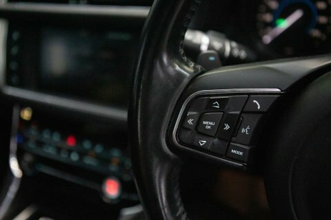 Jaguar XF Prestige Black #80