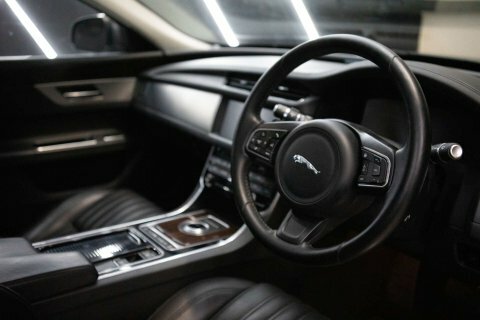 Jaguar XF 2.0D Portfolio Saloon Grey #6
