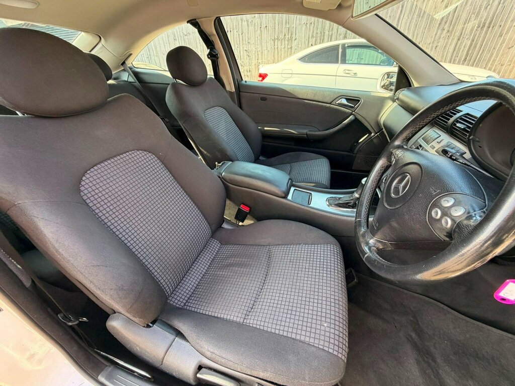 Mercedes-Benz C Class Sport Black #7