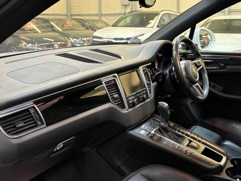 Porsche Macan Turbo Pdk Estate Grey #10