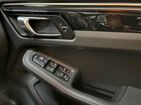 Porsche Macan Turbo Pdk Estate Grey #22