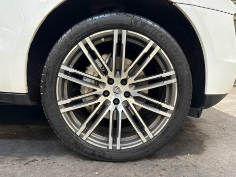 Porsche Macan Turbo Pdk Estate Grey #52