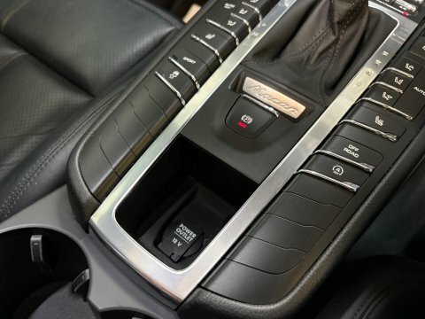 Porsche Macan Turbo Pdk Estate Grey #25