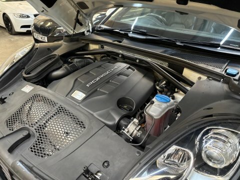 Porsche Macan Turbo Pdk Estate Grey #56