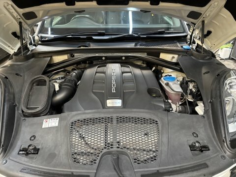Porsche Macan Turbo Pdk Estate Grey #55