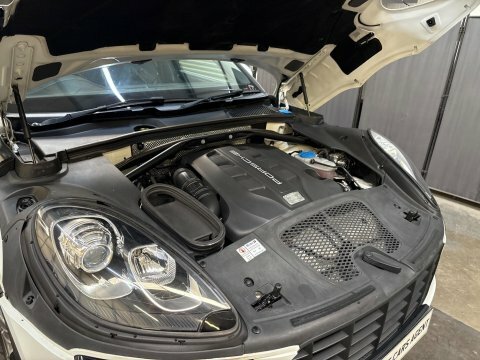 Porsche Macan Turbo Pdk Estate Grey #54
