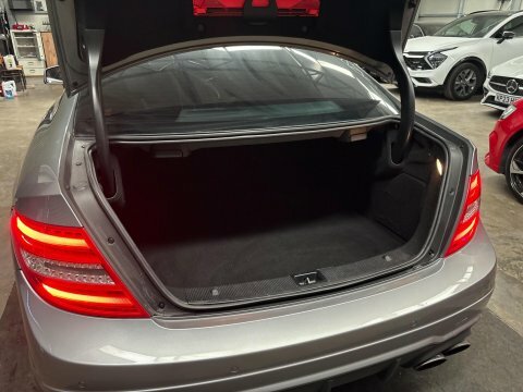 Mercedes-Benz C Class Amg Sport Plus Red #37