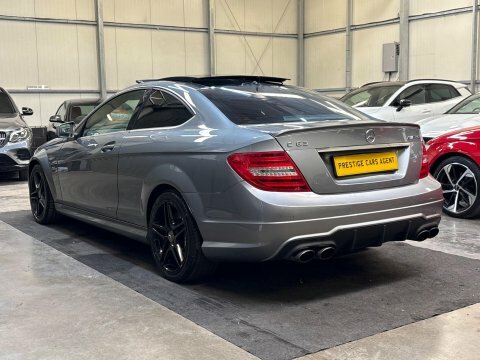 Mercedes-Benz C Class Amg Sport Plus Red #4