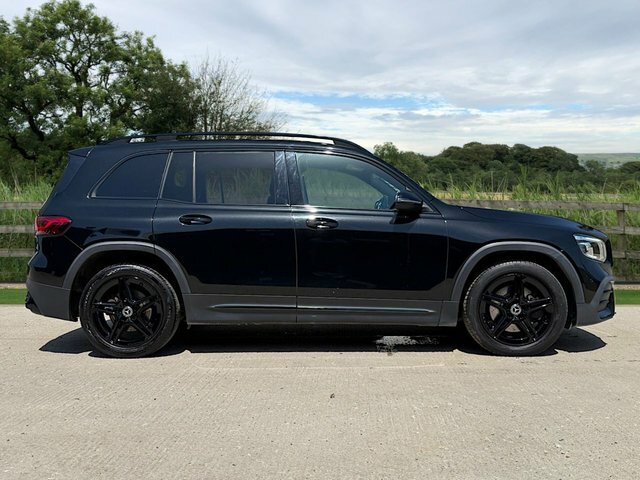 Mercedes-Benz GLB Class Glb220d Amg Line Premium Black #4