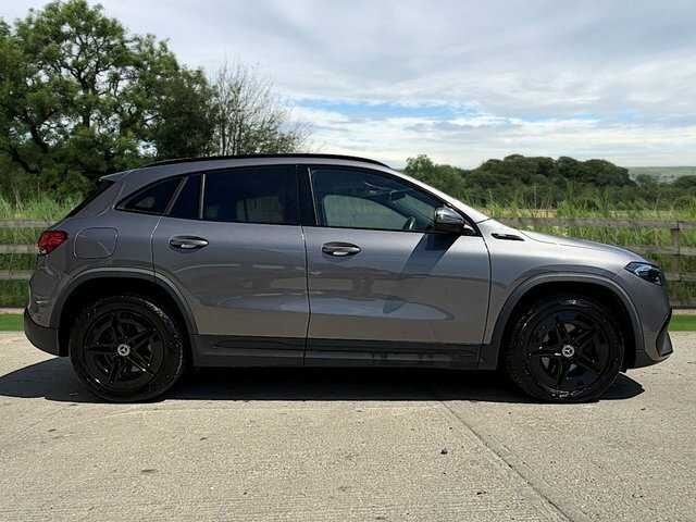 Mercedes-Benz EQA 250 66.5Kwh Amg Line Black #4
