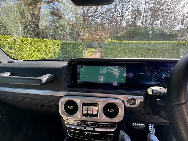 Mercedes-Benz G Class G400d Amg Line Premium Green #6