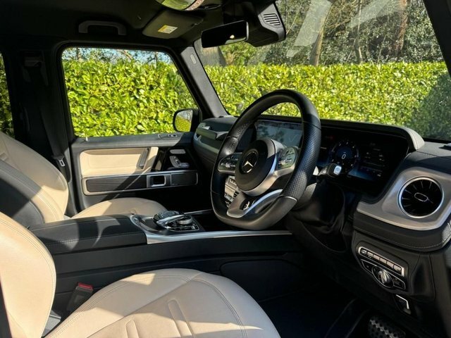 Mercedes-Benz G Class G400d Amg Line Premium Green #4
