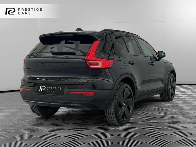 Volvo XC40 B4 Mhev Plus Black DP25FNE Black #2