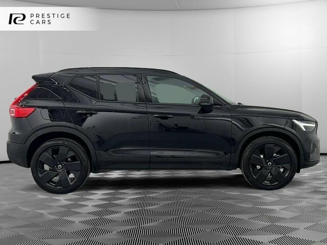 Volvo XC40 B4 Mhev Plus Black DP25FNE Black #3