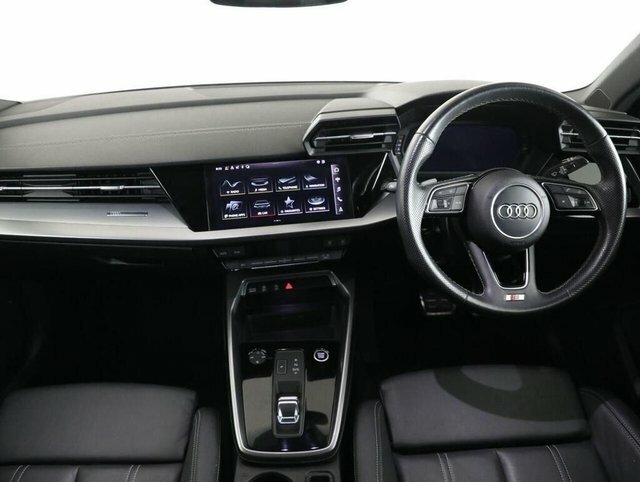 Audi A3 Tfsi 35 S Line HF23VKT Black #5