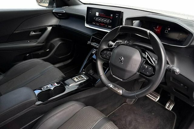 Peugeot 2008 1.2 Puretech Active Premium Grey #7