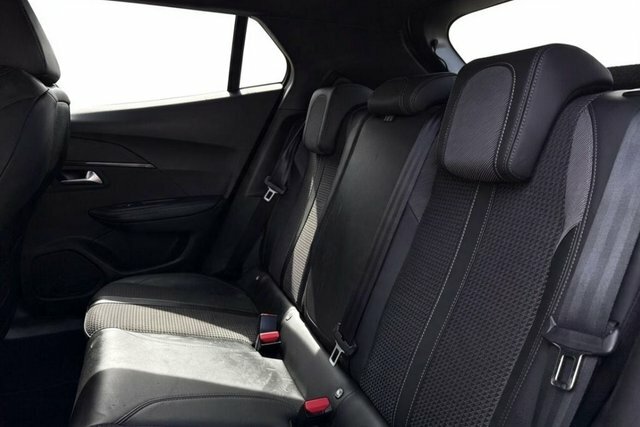 Peugeot 2008 1.2 Puretech Active Premium Grey #9