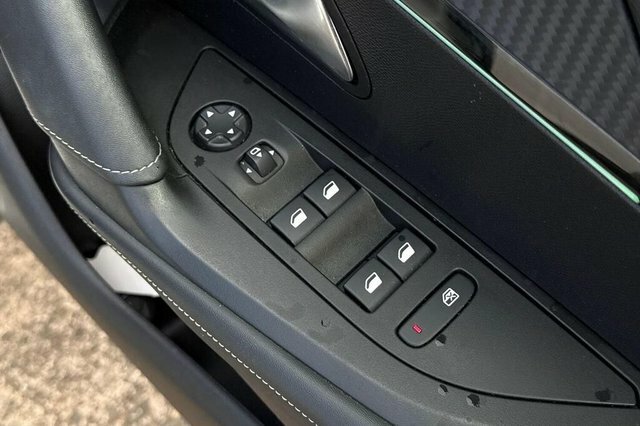 Peugeot 2008 1.2 Puretech Active Premium Grey #14