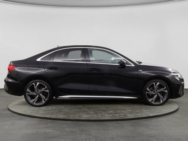 Audi A3 Tfsi 30 S Line Black #3