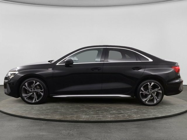 Audi A3 Tfsi 30 S Line Black #4