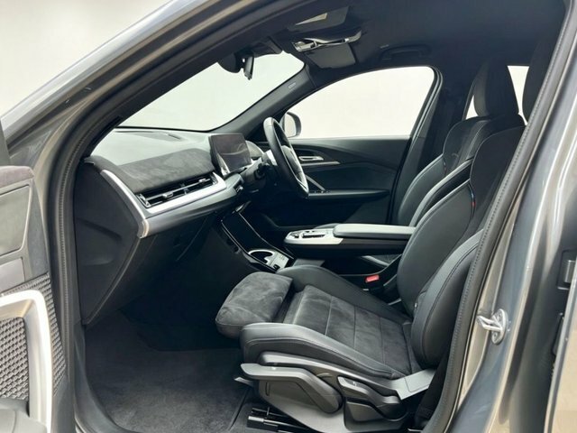 BMW iX2 230Kw Xdrive30 Shadow Edition 65Kwh Black #16