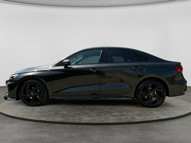 Audi A3 Tfsi 35 S Line Black #4