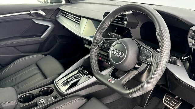Audi A3 Tfsi 35 S Line Black #6