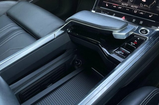 Audi Q8 e tron 300Kw 55 Quattro 114Kwh Black Edition Black #11