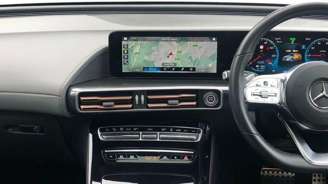 Mercedes-Benz EQC Amg Line Blue #10