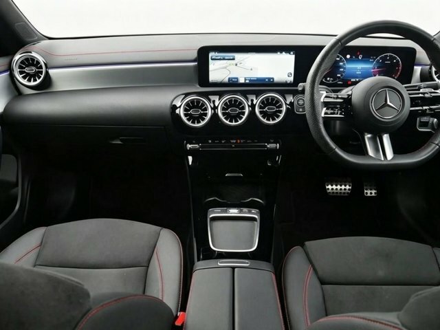 Mercedes-Benz CLA Class Cla180h Mhev Amg Line Black #6