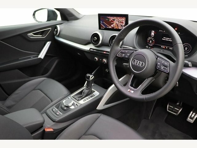 Audi Q2 Tfsi Cod 35 S Black #4