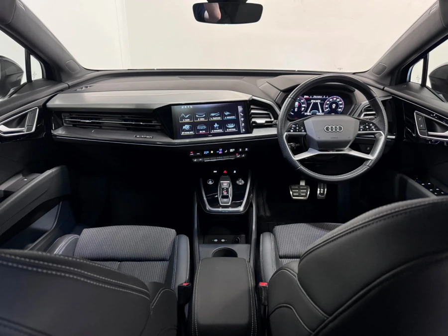 Audi Q4 E Tron 40 S Line Suv 82Kwh 204 Ps LL73CMX Black #2