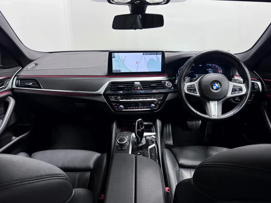 BMW 5 Series 520D Xdrive M Sport Saloon MA22COJ Black #2