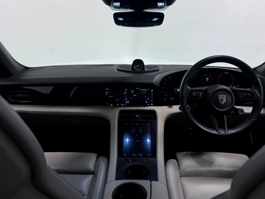 Porsche Taycan Performance Plus 93.4Kwh Turbo Saloon Blue #2